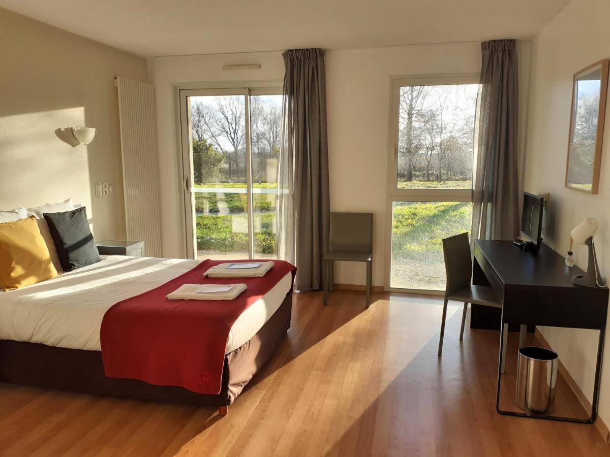 La Villa Des Golf.E.S Theix Екстериор снимка